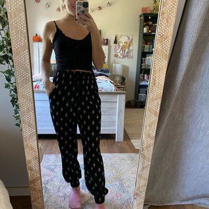 💖 3 for $35 Forever 21 Black Aztec Printed Jogger Pants